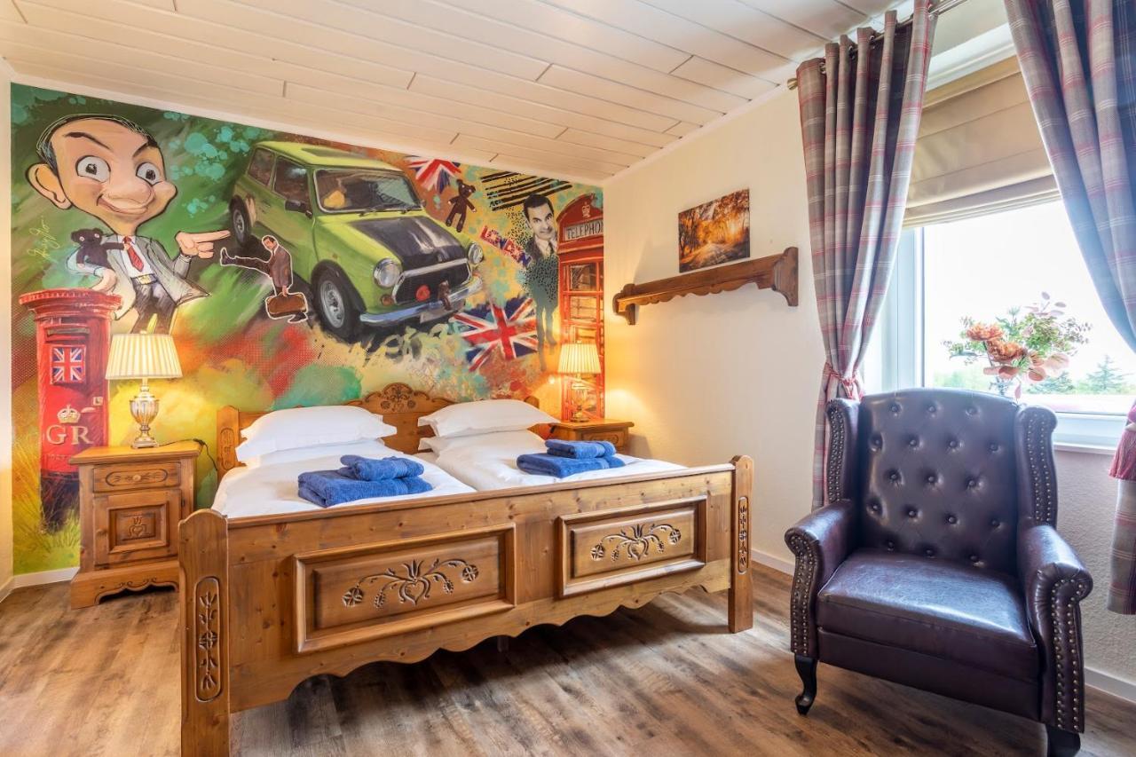 The Little Britain Inn Themed Hotel One Of A Kind In Europe Vettelschoß Εξωτερικό φωτογραφία