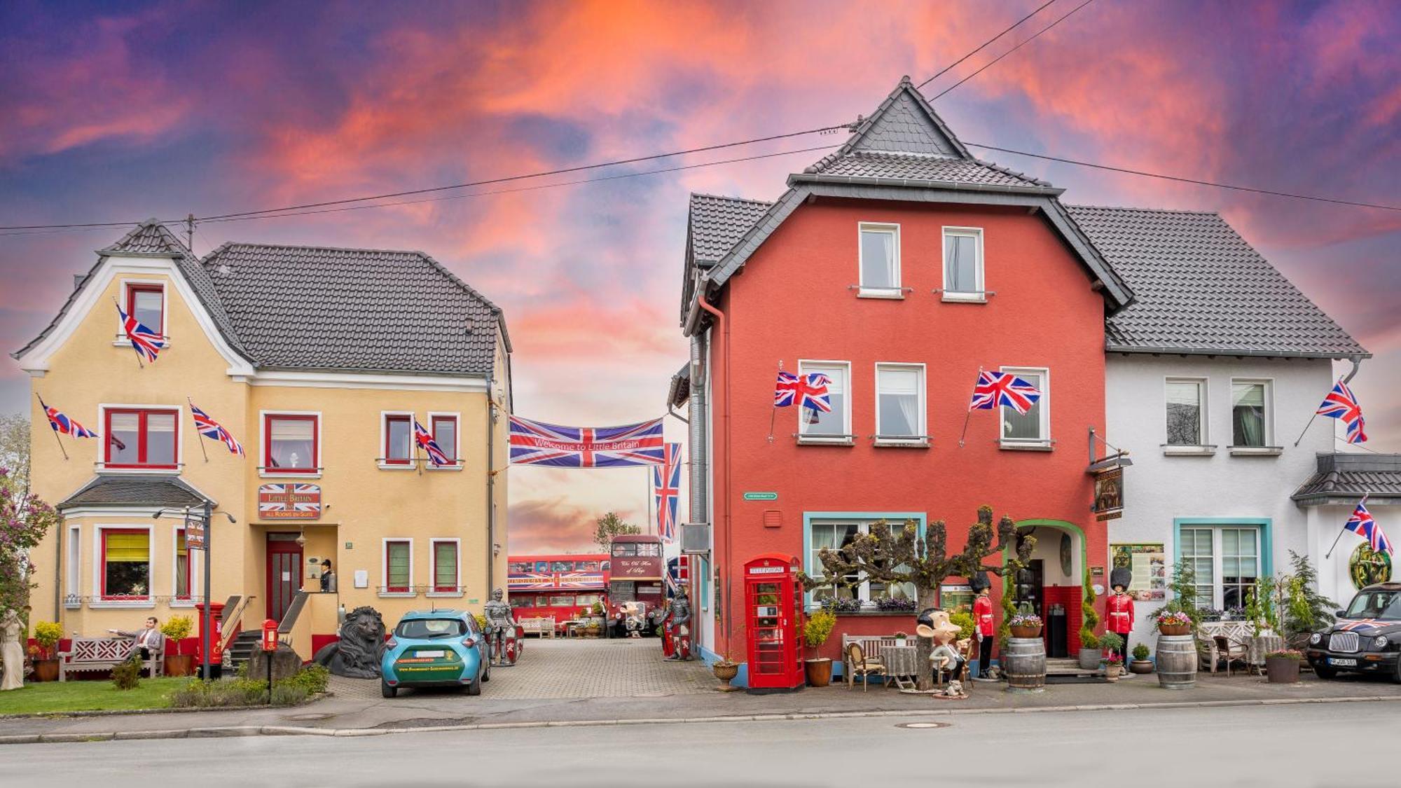 The Little Britain Inn Themed Hotel One Of A Kind In Europe Vettelschoß Εξωτερικό φωτογραφία