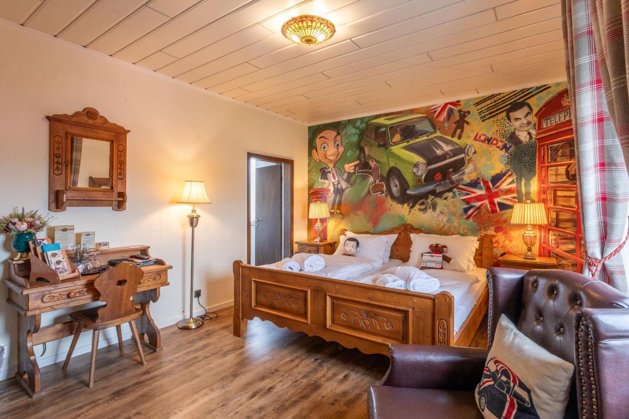 The Little Britain Inn Themed Hotel One Of A Kind In Europe Vettelschoß Δωμάτιο φωτογραφία